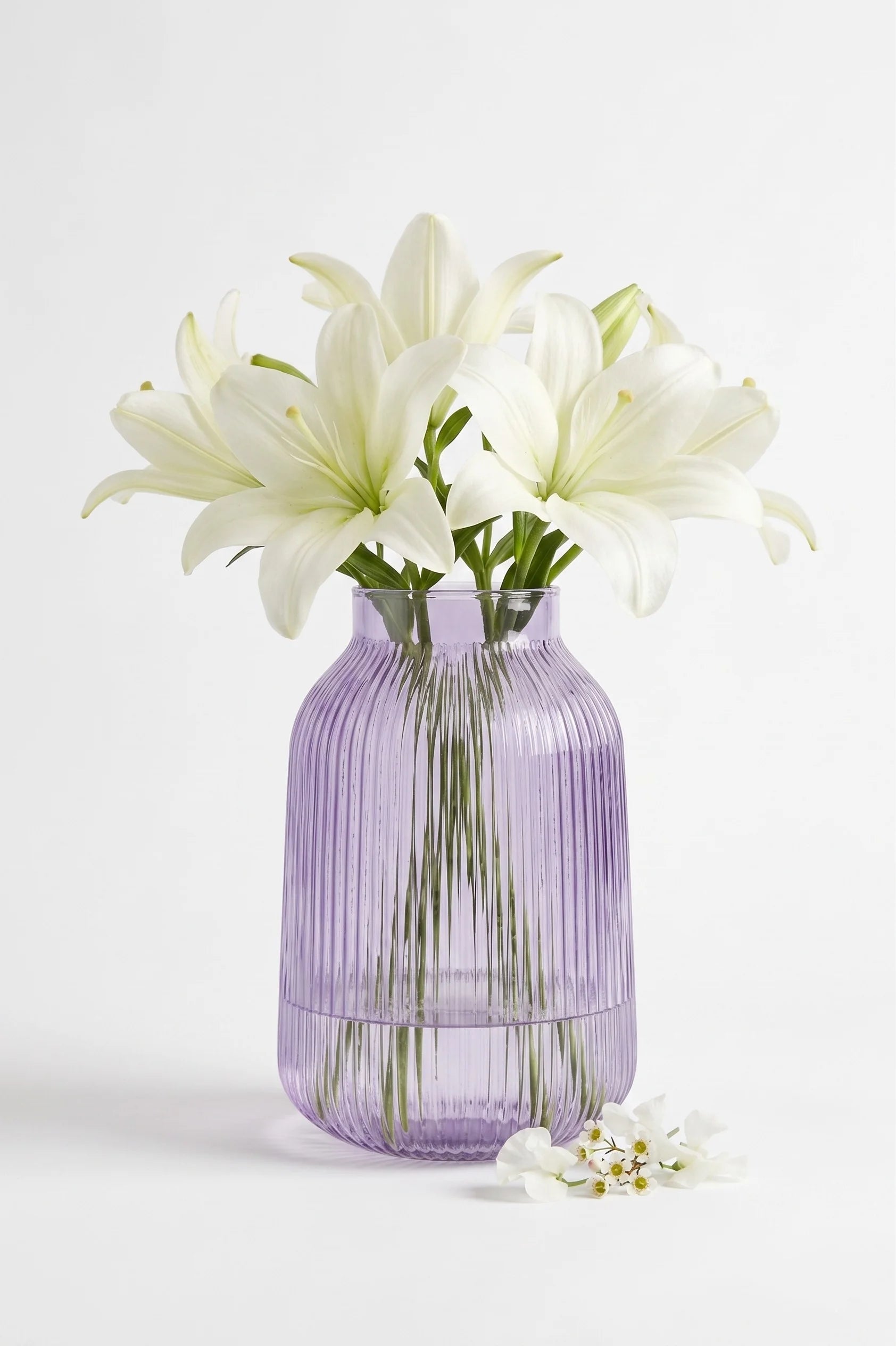 Petal Ombré Wide Glass Vase — Hand-Blown Glass from Firozabad, India — Detail Close-Up